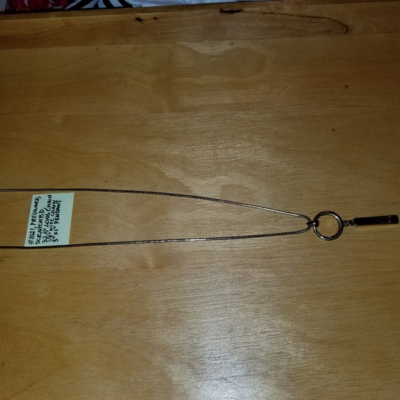 ✅#1021 Preowned RARE Gold Tone Metal 32.5" Necklace - Picture 9 of 16